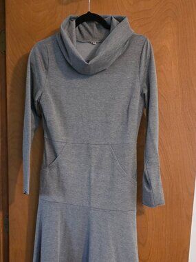 Gray sweatshirt-style maxi dress with pockets!